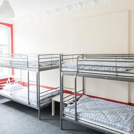 Awangarda Hostel *