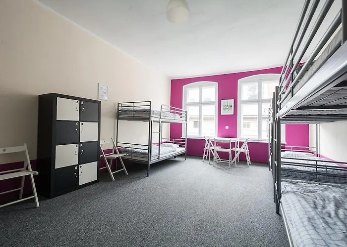 Awangarda Хостел *